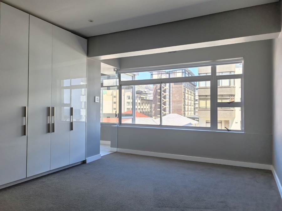 To Let 3 Bedroom Property for Rent in Sea Point Western Cape